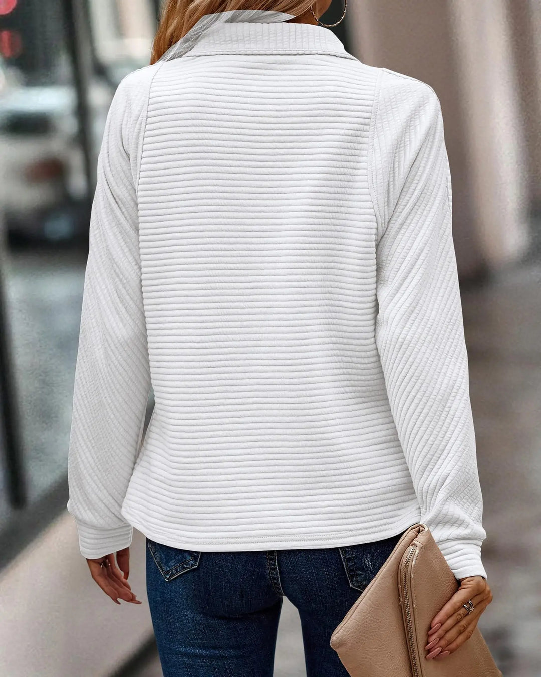 Dopasowany sweter z zamkiem