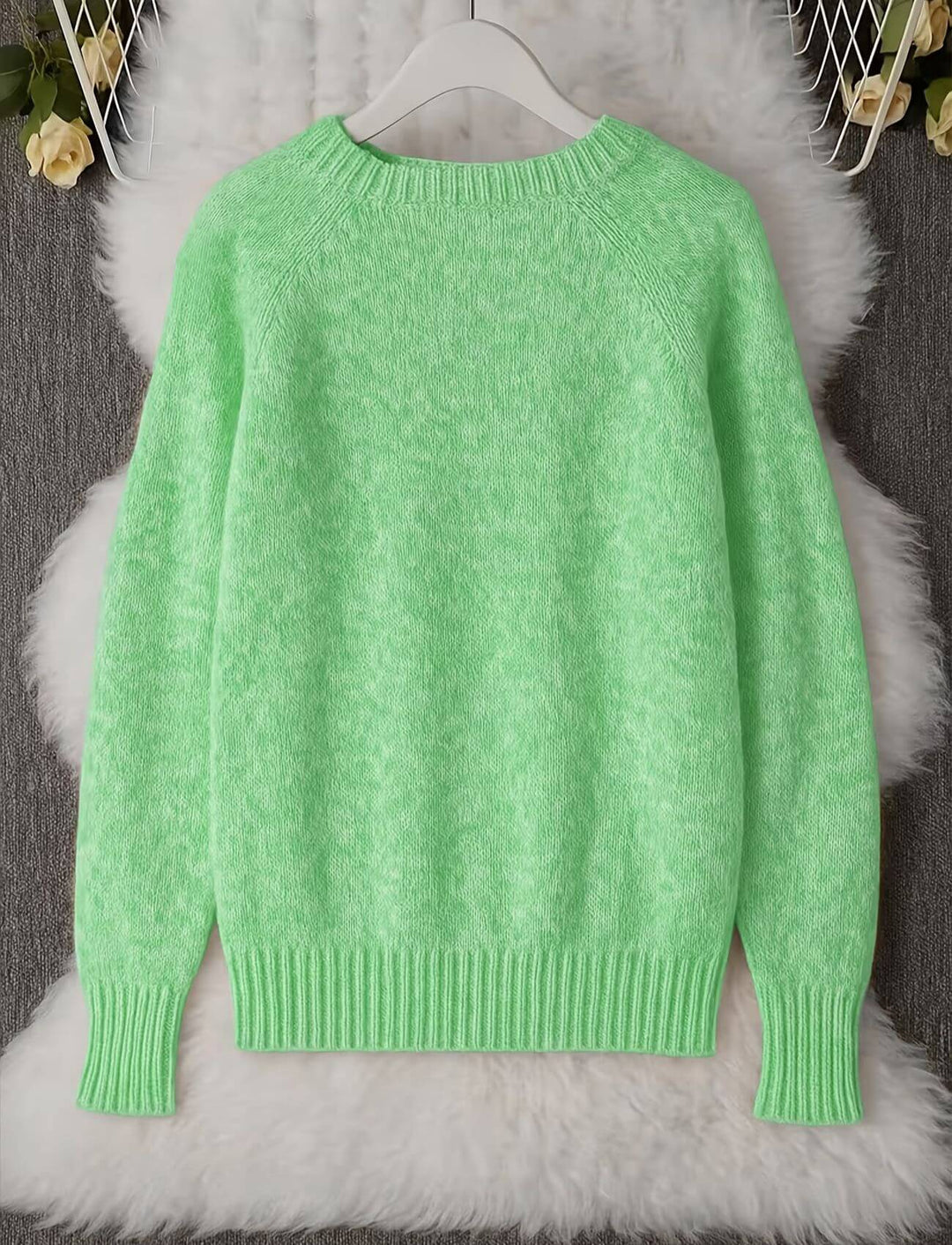 Damski sweter z okrągłym dekoltem