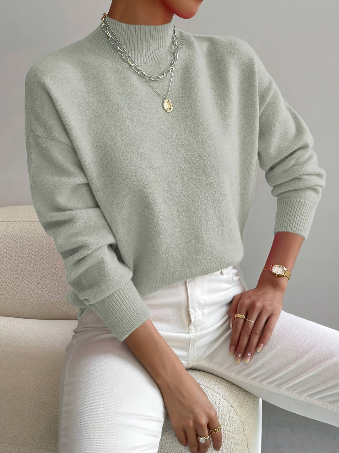 Modny sweter z golfem